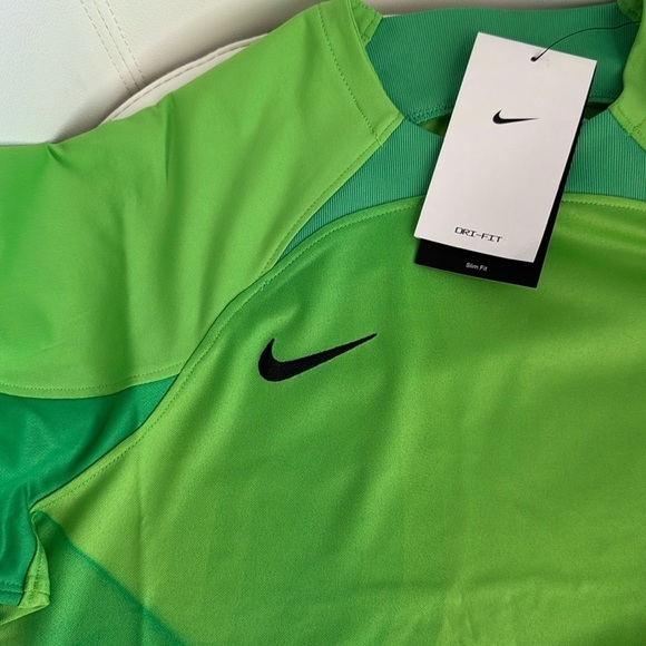 NWT. Nike Women’s Dri-Fit, Slim Fit Top. Color: Green. Size: Medium. - Picture 6 of 7